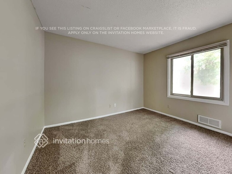 Building Photo - 10273 Orleans Ln N