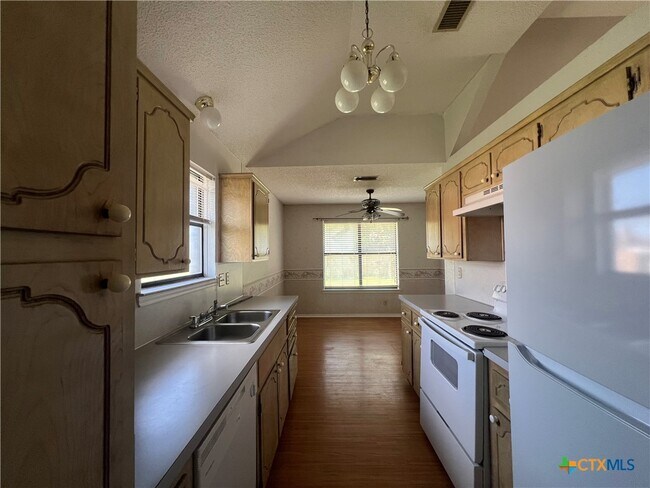 Building Photo - 4708 Bluestem Ln