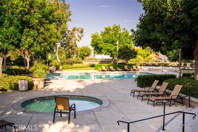 Building Photo - 7 Camellia