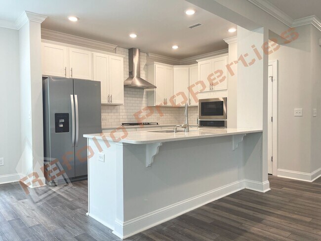 Building Photo - Beautiful 5 Bedroom 2-Car Garage Home with...
