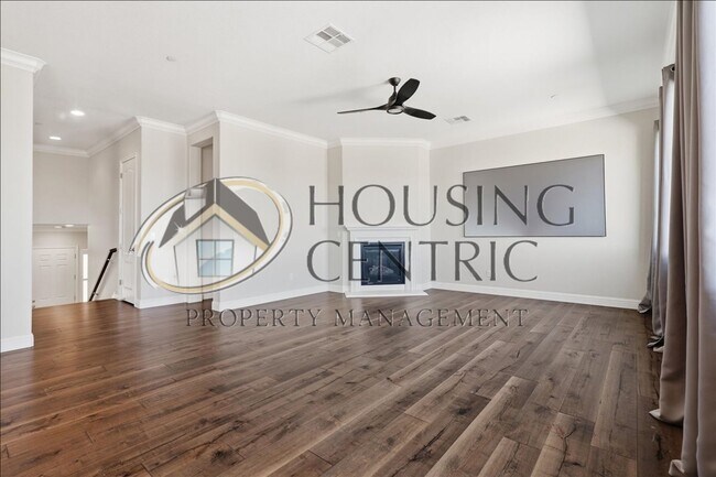 Building Photo - Executive Gated Rental with Stunning Views & Solar!