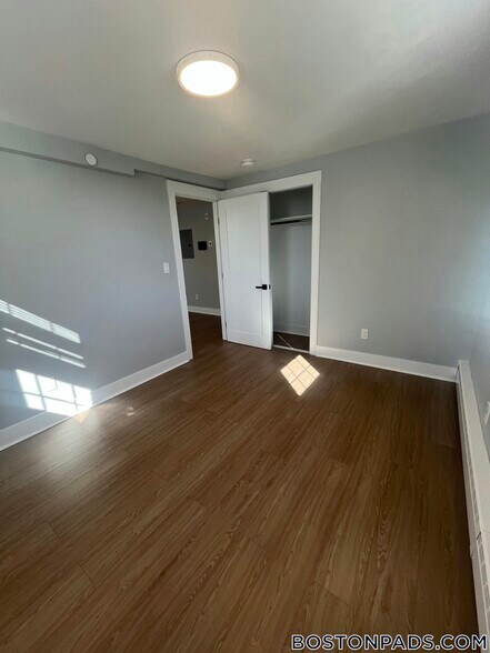 Building Photo - 132 Sherman St