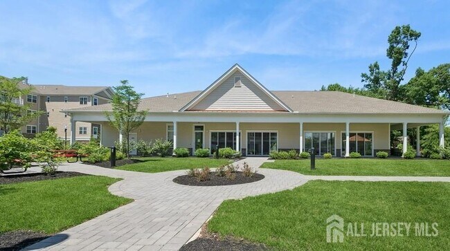 Building Photo - 727 Lorhan Dr