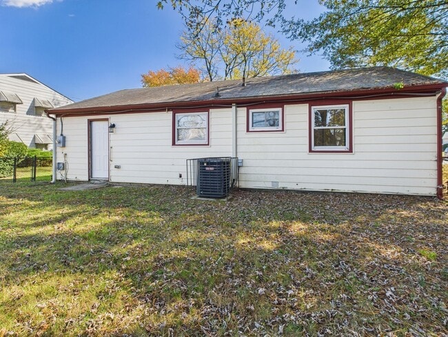 Building Photo - 2102 Brockway Ln