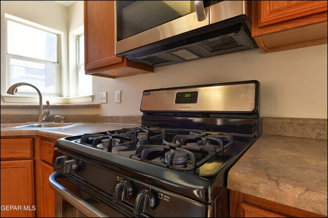 Building Photo - 253 Summerbrooke Ct