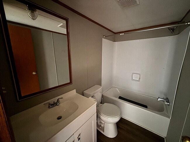 Building Photo - 2 Bed 2 Bath Mobile Home