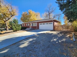 Building Photo - Updated 3 Bedroom (4th non-conforming), 23...