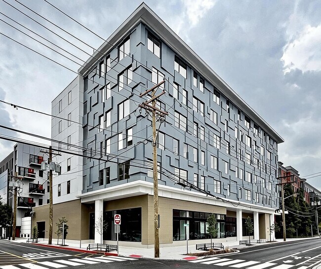 Building Photo - 931 Madison St