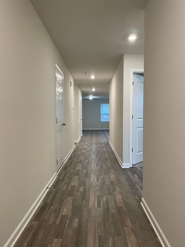 Building Photo - 4BR Ranch in Salisbury