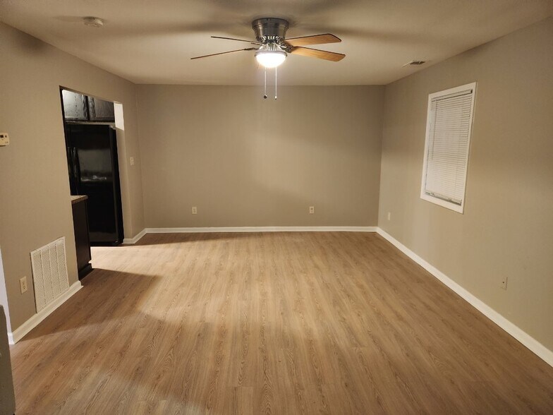 Living Room - 6354 Shannon Pky