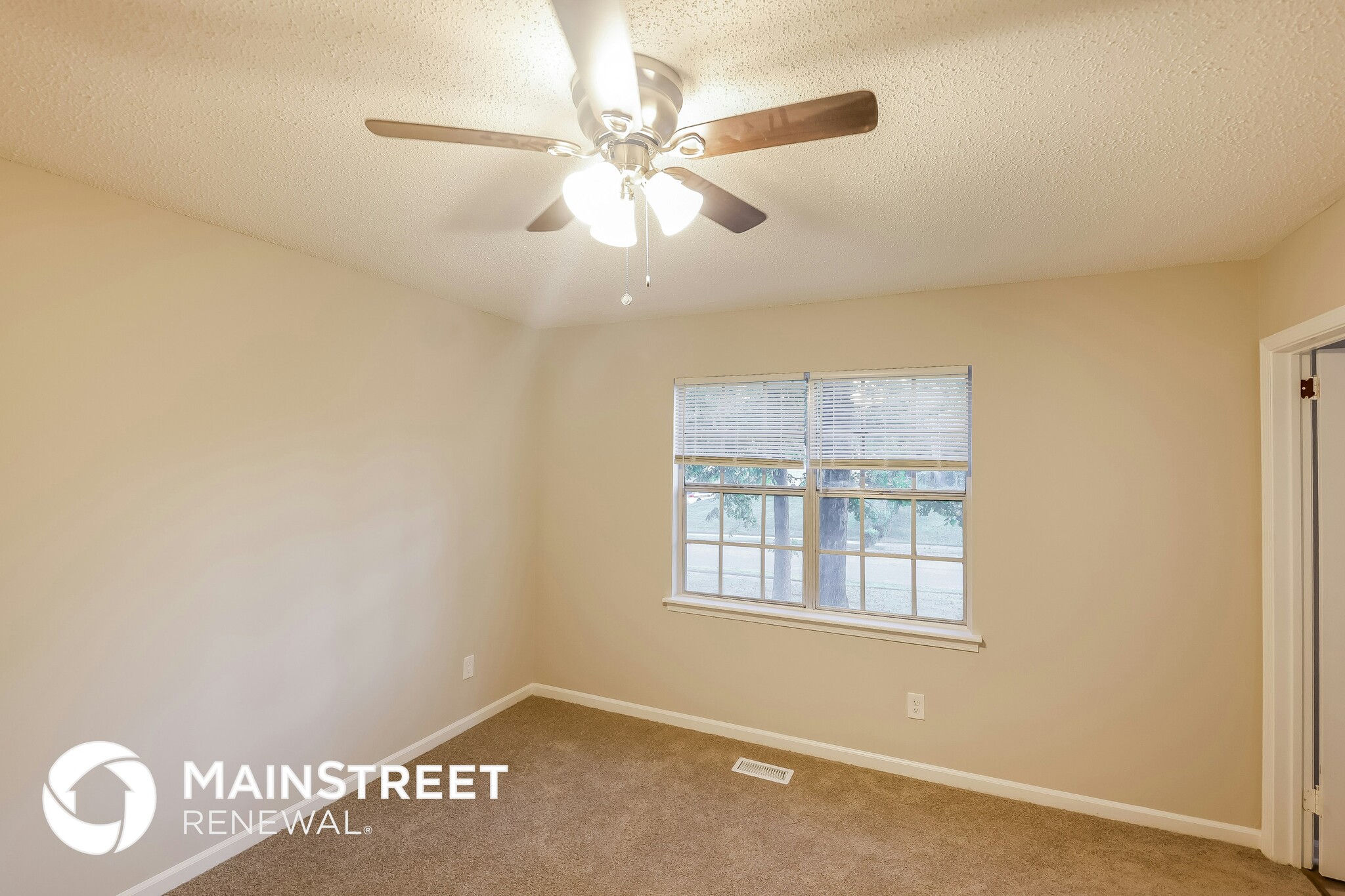 Building Photo - 3033 Carleton Rd