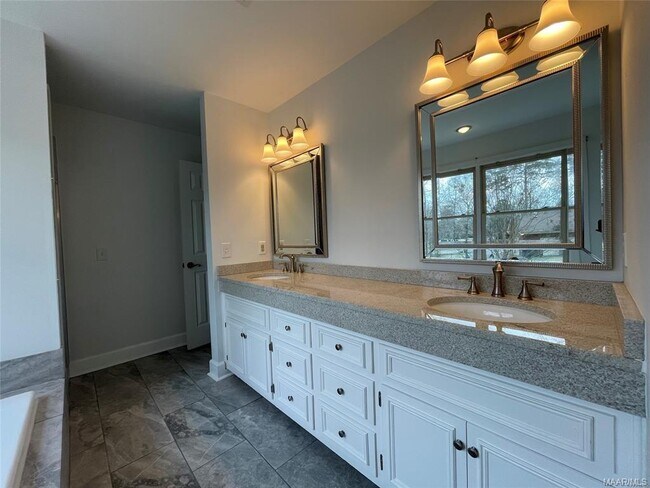 Building Photo - 8342 Longneedle Dr