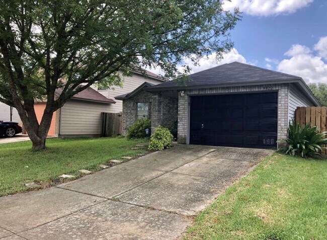 Building Photo - Large Beautiful 3 bed 2 bath