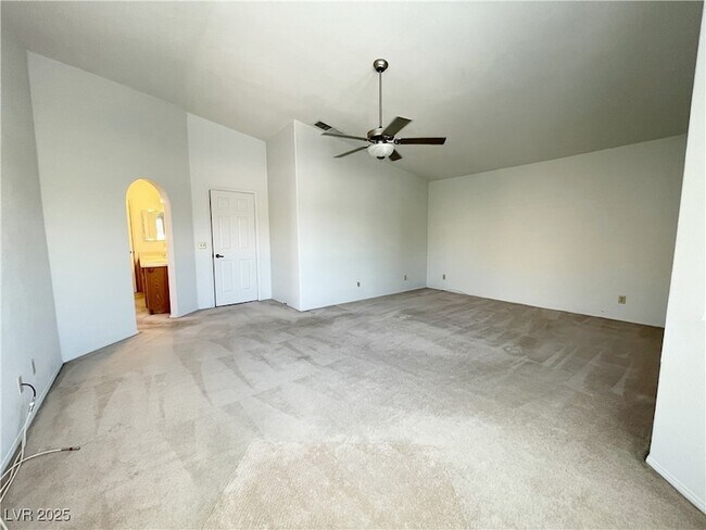 Building Photo - 420 Crater Ct