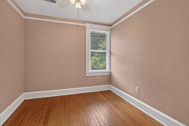 Building Photo - 325 50th St