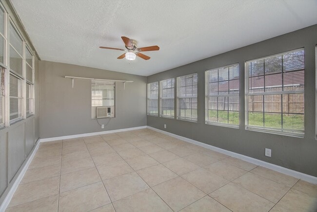 Building Photo - 6315 Rustygate Dr