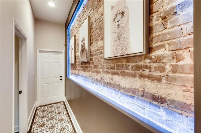 Building Photo - Stunning Furnished 3 Bedroom 3 Bath Condominium ON Piedmont Park!