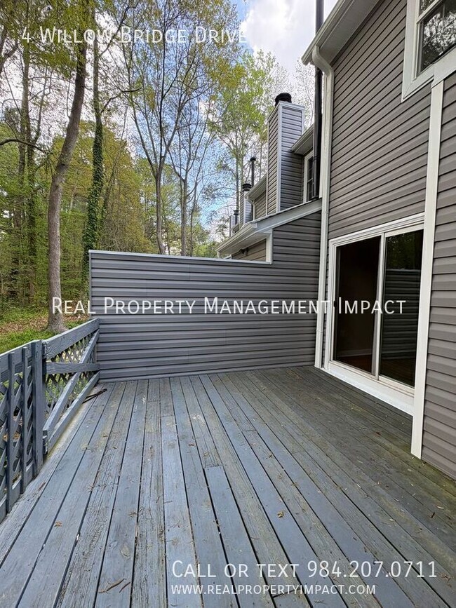 Building Photo - 4 Willow Bridge Dr