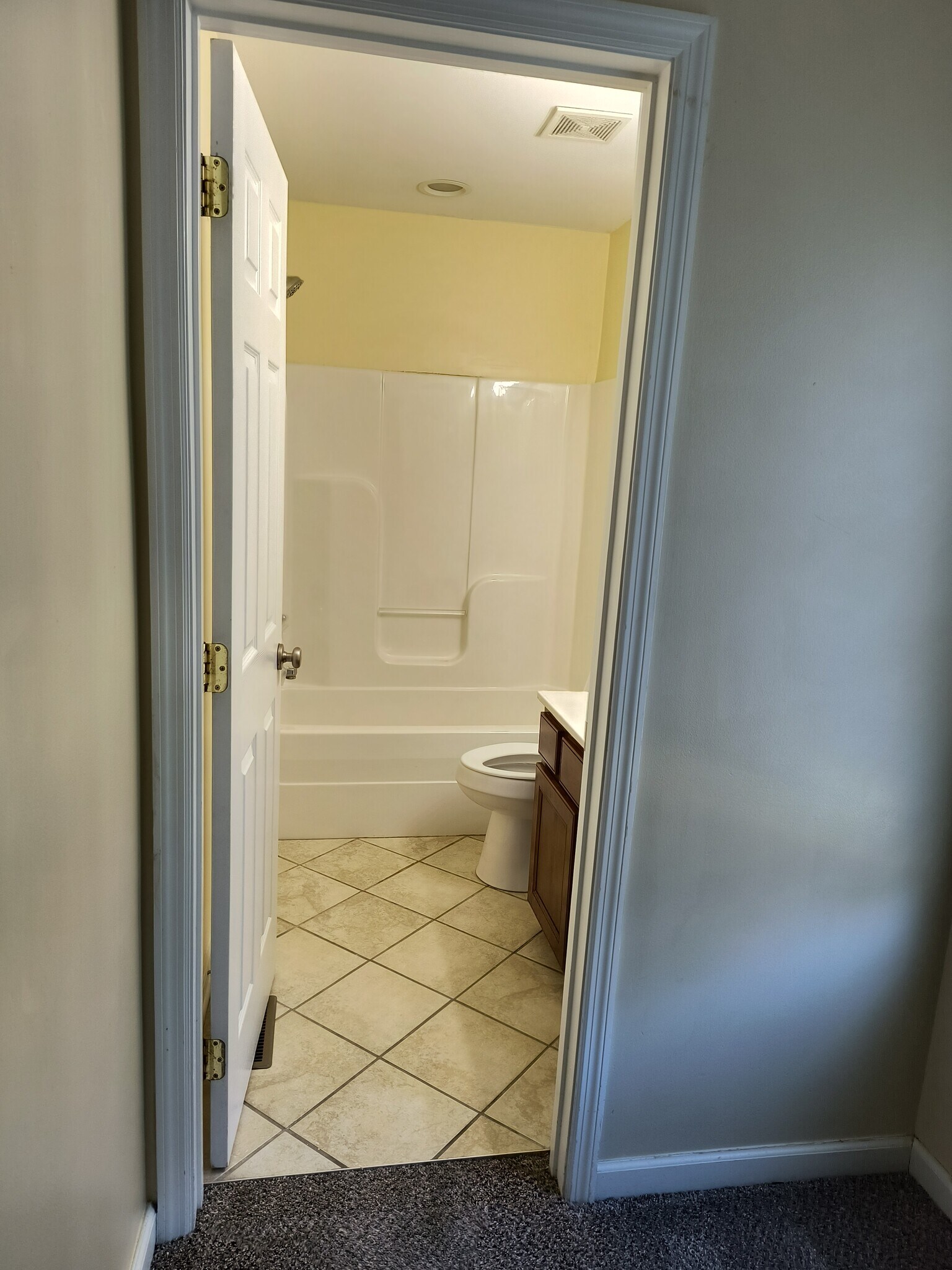 Master bathroom - 828 Melanie Ln