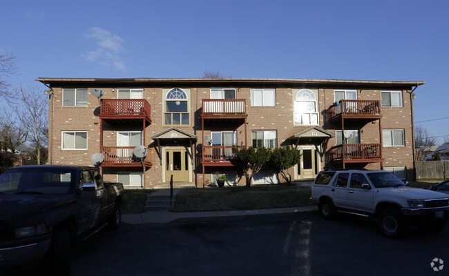 Building Photo - Delvale Garden