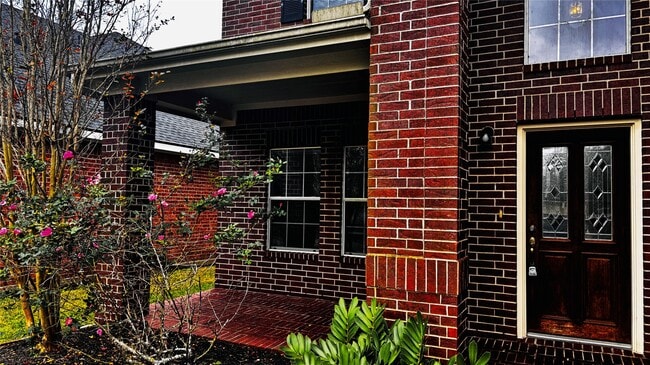 Building Photo - 2115 Vermillion Oak St