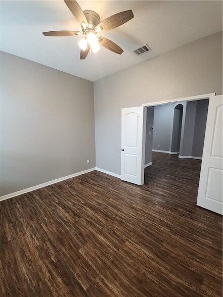 Building Photo - 4015 Dunlap Loop