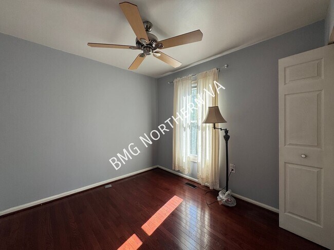 Building Photo - 7343 Rokeby Dr