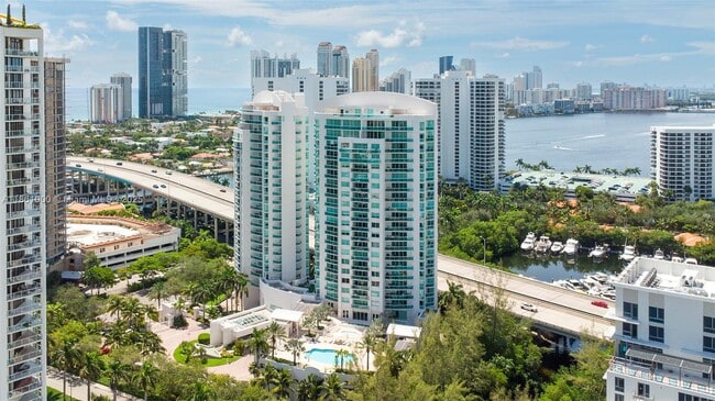Building Photo - 19400 Turnberry Way