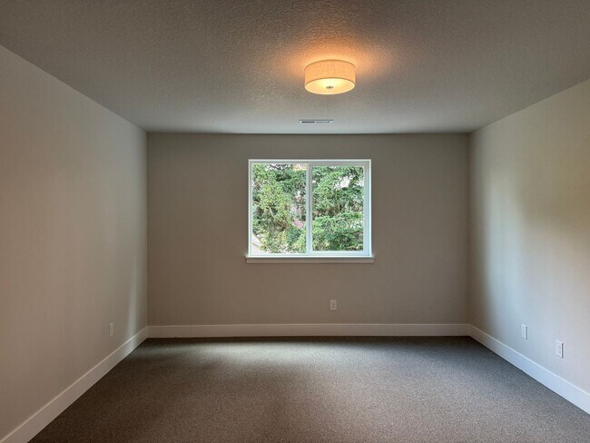 Building Photo - Beautiful Three Bedroom New Construction Home For Rent