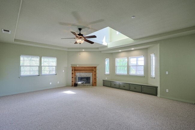 Building Photo - 5BR Home in Ramona Country Estates with Pool & Views