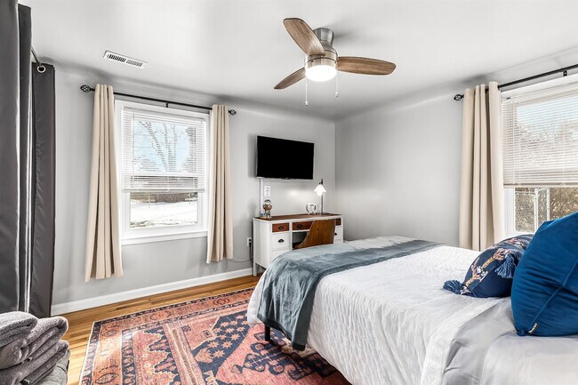 Building Photo - 8254 Mary Ann Ave