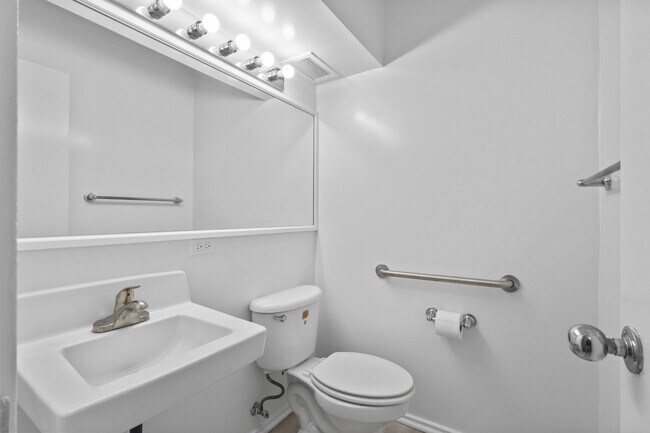 Building Photo - Cozy Island Escape | Near Waikiki & Diamond Head