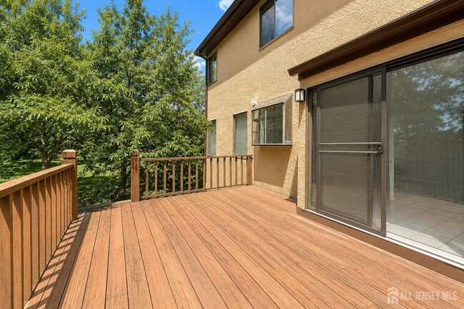Building Photo - 83 Sayre Dr