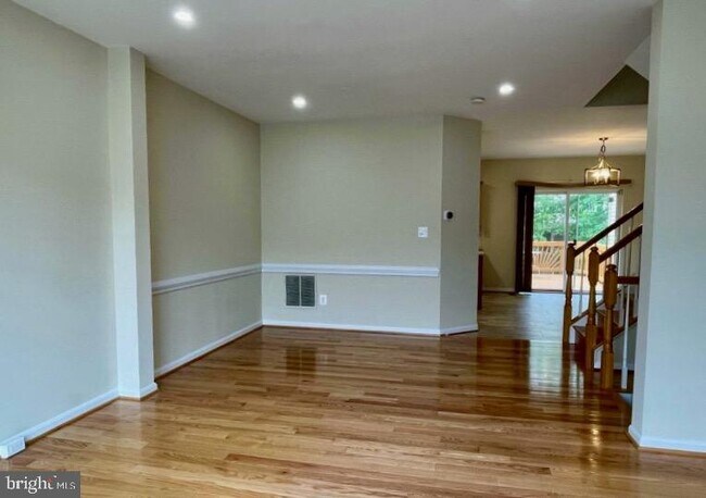 Building Photo - 9058 Two Bays Rd