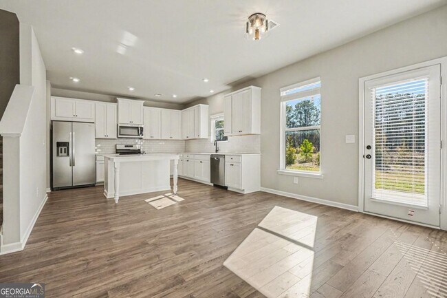 Building Photo - 377 Waterbluff Dr SW