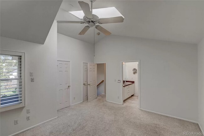 Building Photo - 552 Steele St