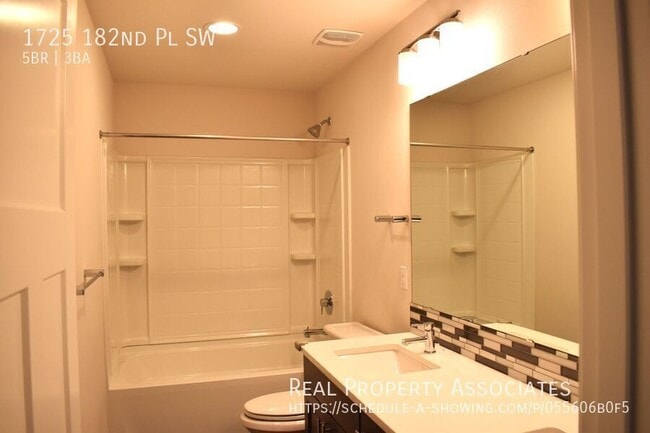 Building Photo - 1725 182nd Pl SW