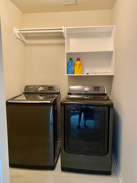 Laundry Room - 14243 Andrea Way Ln
