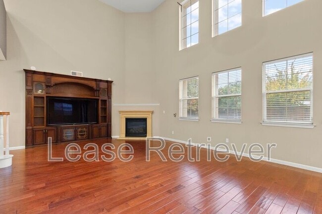 Building Photo - 265-269 S Sonrisa St