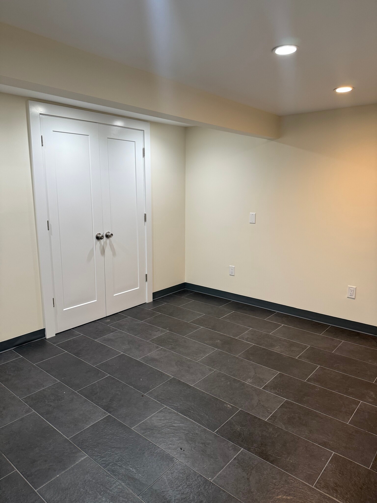 Building Photo - 49 High St