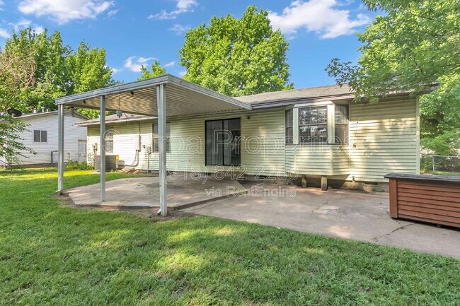 Building Photo - 1809 S Birch Ave