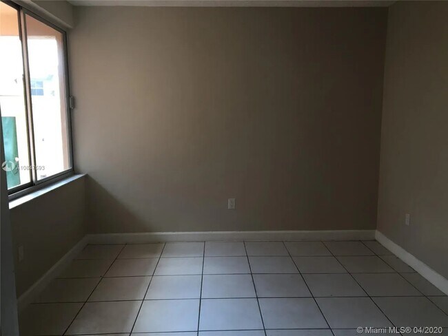 The full bedroom on the first floor - 9195 Fontainebleau Blvd