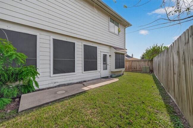 Building Photo - 16315 April Ridge Dr