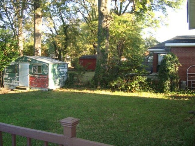 Building Photo - Rent Ready 3 bedroom and 2 bathroom!