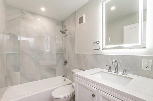 Building Photo - 7634 Hollister Ave