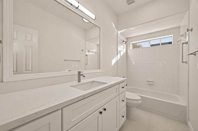 Building Photo - 2834 Martina Dr