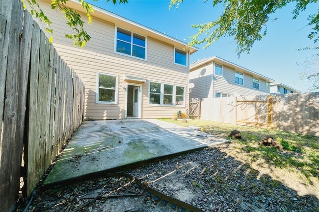 Building Photo - 2907 Hackamore Ln