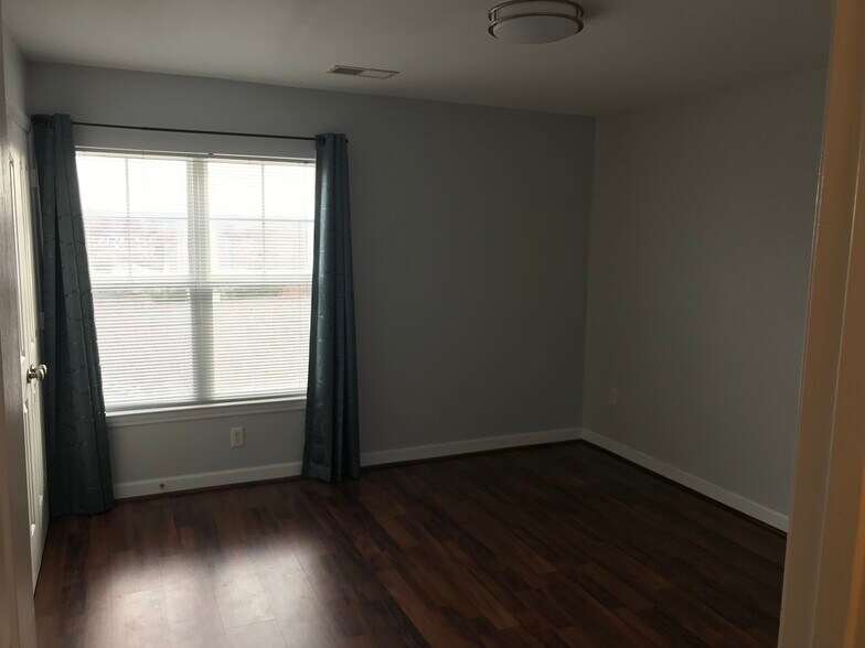 Building Photo - 11286 Hyde Pointe Ct