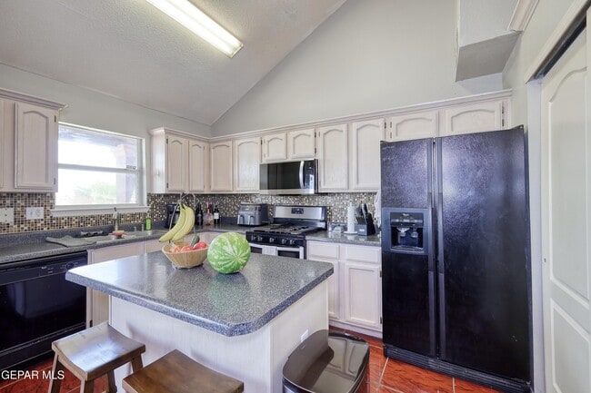 Building Photo - 7449 Plaza Taurina Dr