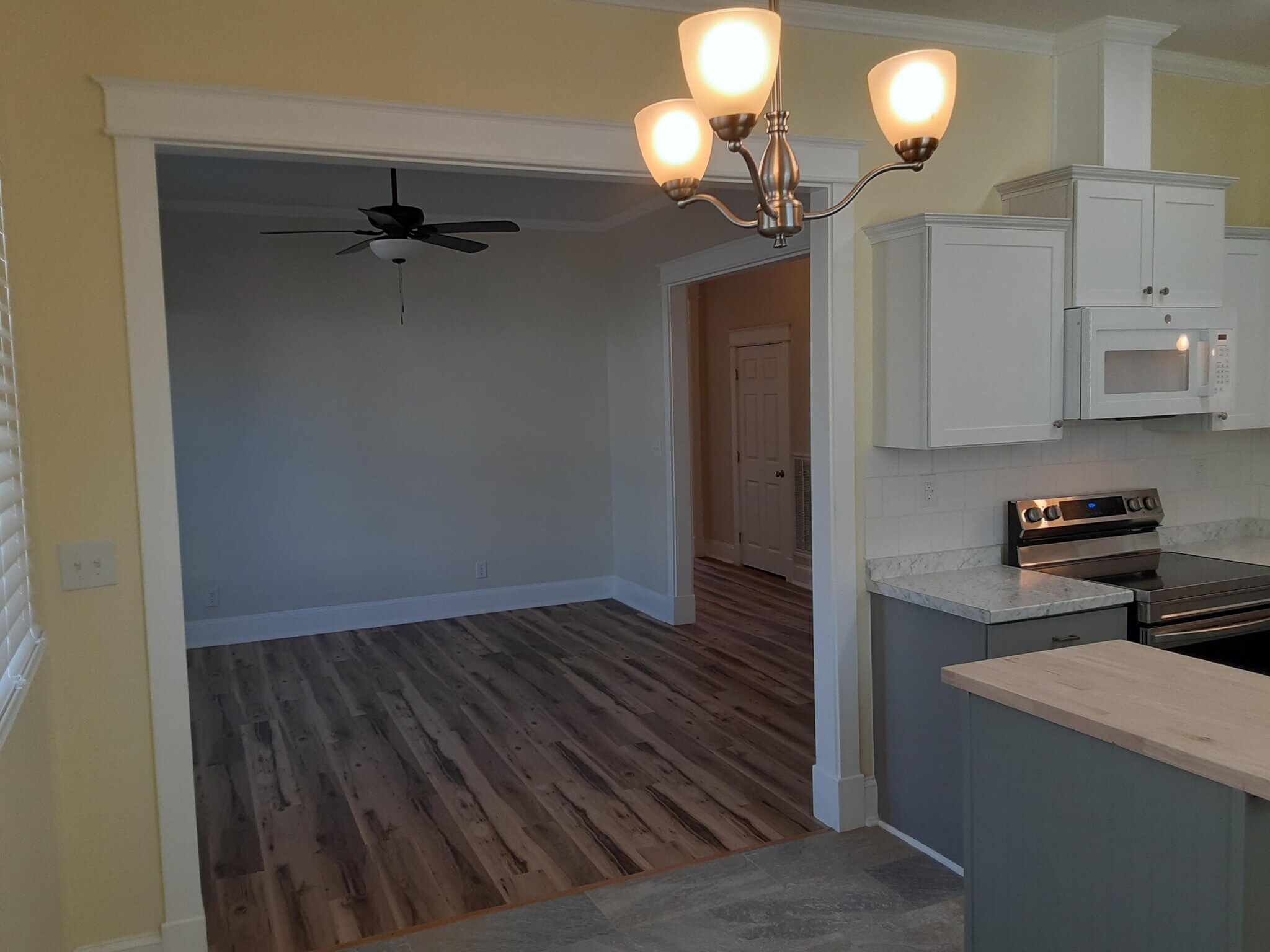 Building Photo - 435 N Cypress St